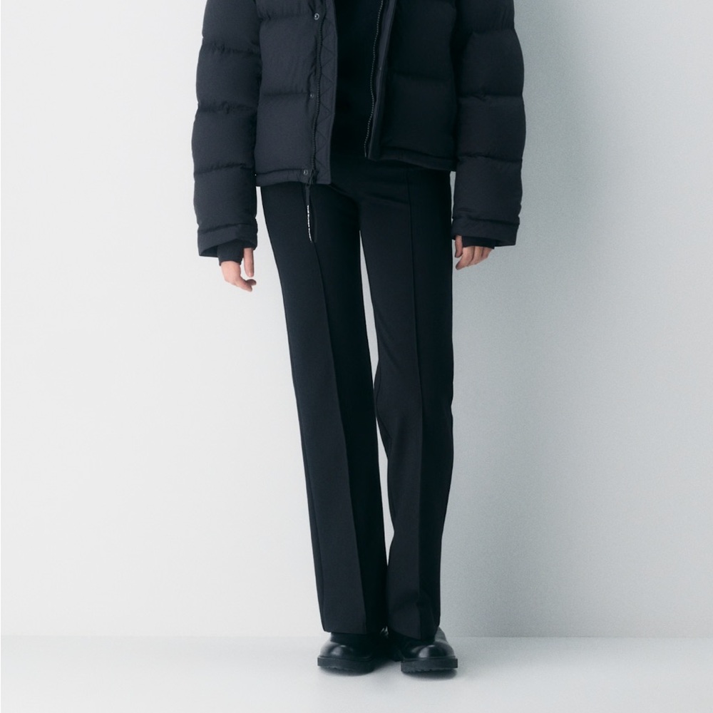 Aritzia Black Super Puff Shorty CliMATTE Jacket - Picture 2 of 4